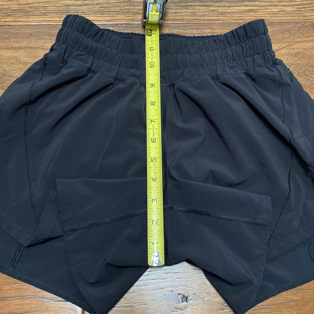Lululemon Track That Mid-Rise Lined Short 5”, black, size 4 - Picture 11 of 12
